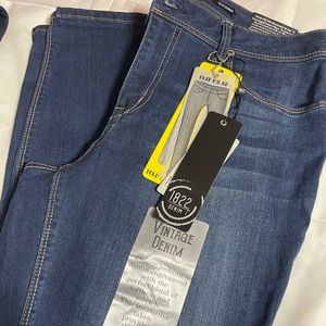 BRAND NEW W/TAGS 1822